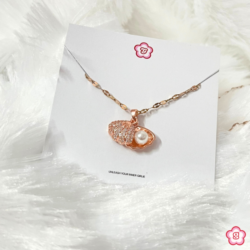 Pearl in a Shell Rose Gold Pendant Necklace