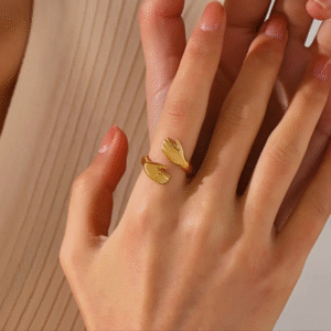 Viral Hug Ring - Anti Tarnish