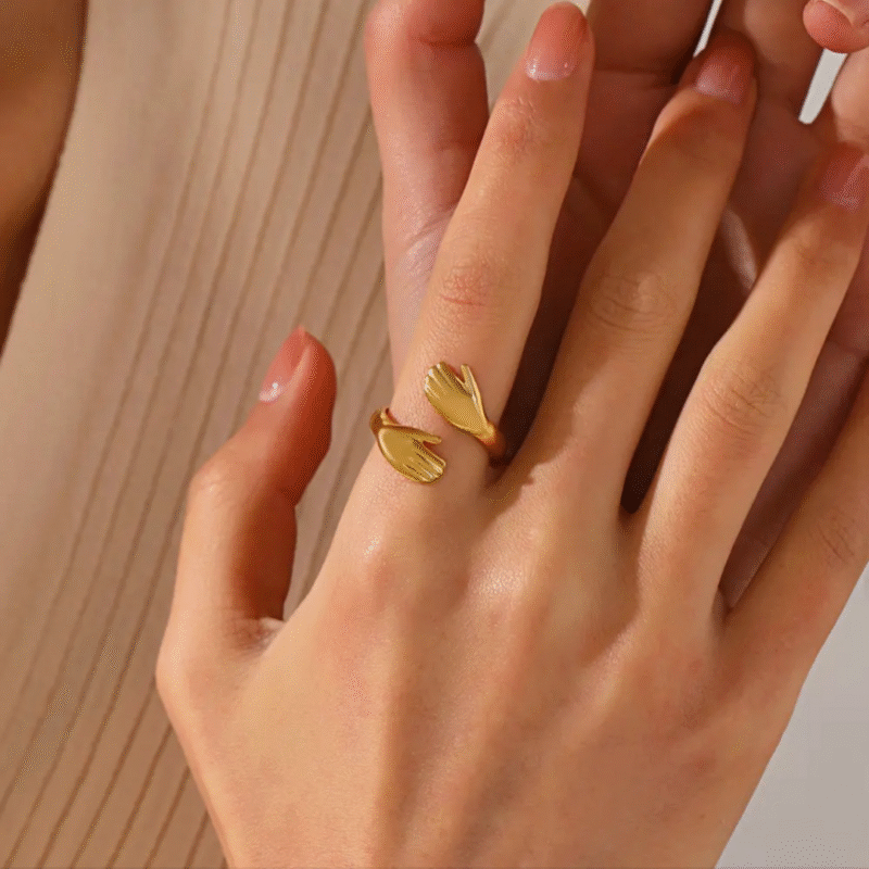 Viral Hug Ring - Anti Tarnish