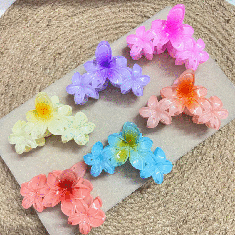 Dream Petal Medium Flower Claw