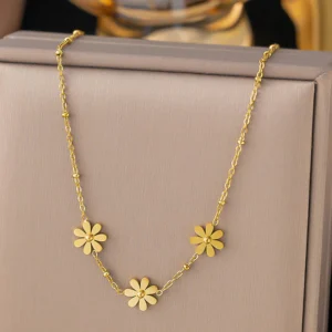 Golden Daisy Charm Anti-Tarnish Necklace